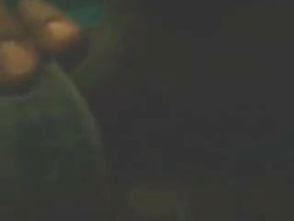 Haadha warraa Hindii Biriteen da strip sexy cum hindi video sexy fiilmii guutuu boobs