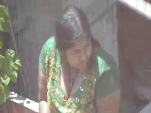 Qulqullinni viidiyoo gorda aunty yeroo muraasa booda fooyya'a, sexy movie image