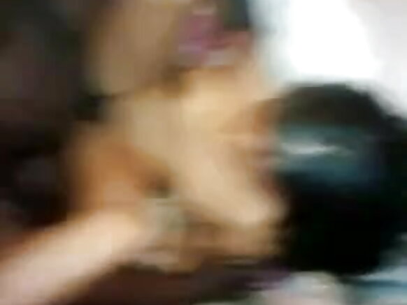 Desi Bhabhi fiilmii sexy ilaaluu isheetiin gurraachaan wal qunnamtii saalaa raawwatte