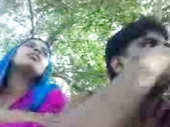 Desi dhaabbii konkolaataa aunty hojii harkaa paarkii keessatti suuraa sexy hindi photo movie