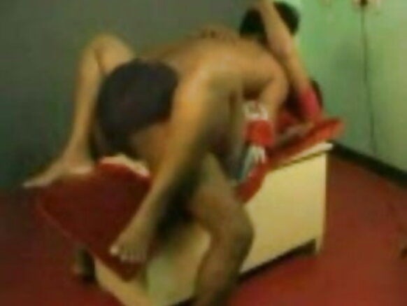 Aunty Hindii bakka hojiitti walqunnamtii saalaa raawwachuu fiilmii ho'aa sexy fucking