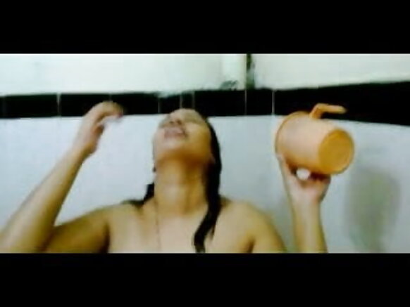 Desi Beela'e Bhabhi Jaalallee Ishee Sexy Mana Fincaanii Keessatti Fucks Doggy Movie