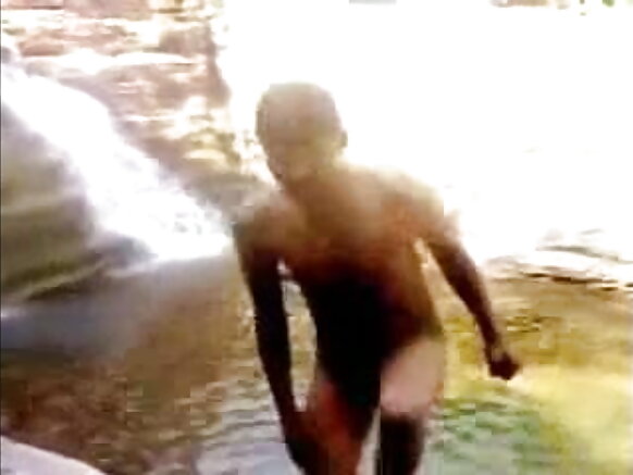 Desi haadha manaa baadiyyaa ala qarqara lagaa irratti wal qunnamtii saalaa raawwachuu video sexy hindi movie