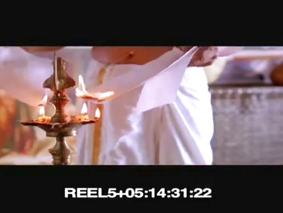 Nandana Sen filmii hindi sexy sexy rasiya - topless keessatti harma guutuu agarsiisa