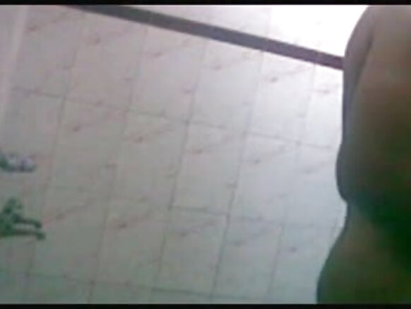 Desi full sexy sexy film Haati warraa Hindii abbaa warraa ishee waliin dhiqachuutti dhiqachuu hiriyyaa