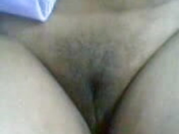 Fiilmiin sammuu sexy kan busty Mallu Kibba Hindii irraa dhufe, kan harmaa fi qunxurroon aunty mul'atu jiraachuu qaba.
