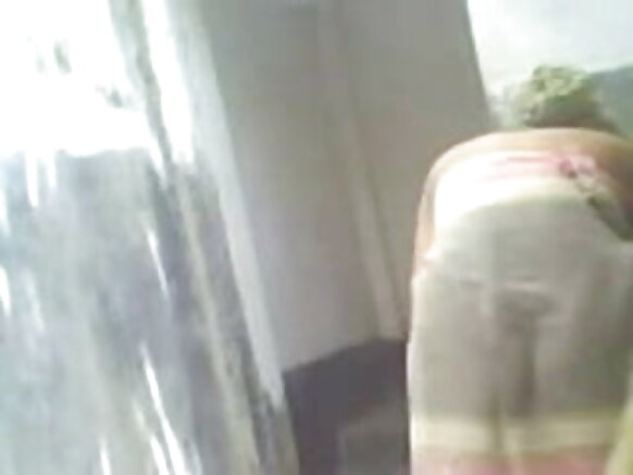 Intalti Kaaba Hindii qullaa osoo dhiqachaa jirtuu hiriyyaa manaa isheetiin qabamte english sexy movie in high definition