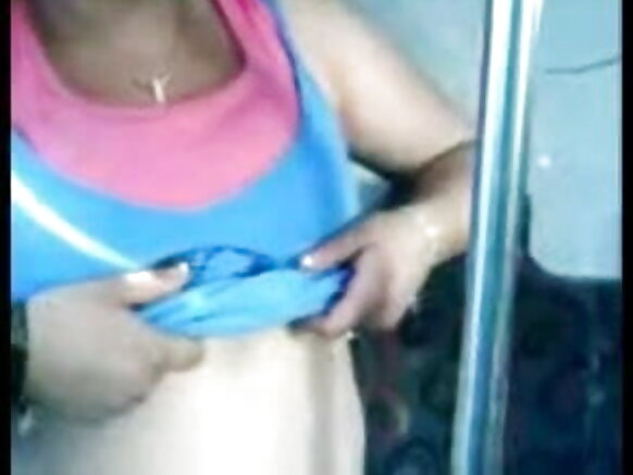 Harma Guddaa Fiilmii Sexy Blue Keessan Agarsiiftu Haaraa