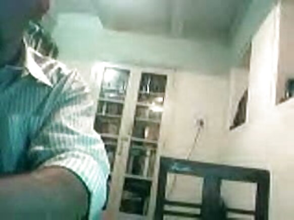 Hiriyoonni gaa'elaa ulfaa webcam irratti walqunnamtii saalaa raawwachaa jiran