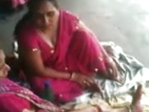 Busty Indian MILF buufata baaburaa busty irratti 2(o)(o) sexy bp video