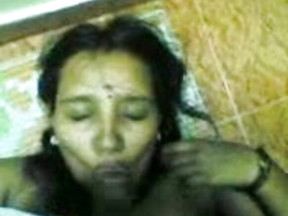 Intala agarsiisa walqunnamtii saalaa Hindii gurbaa banaa wajjin fiilmii sexy