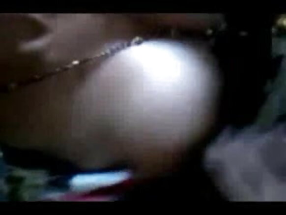 Boobs guddaa aunty Hindii sammuu qabdu agarsiisuu